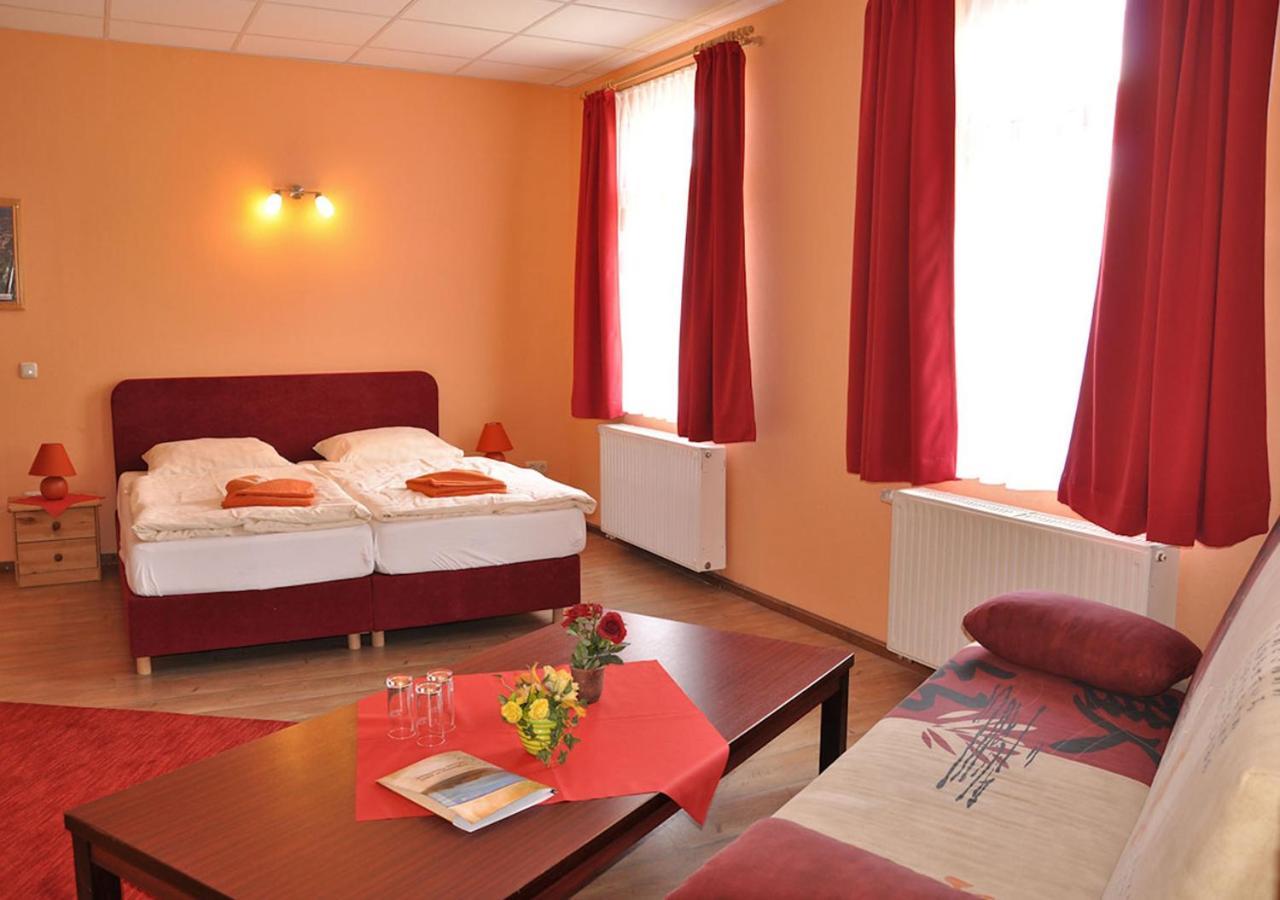 Pension Haus Saarland Oberhof  Buitenkant foto